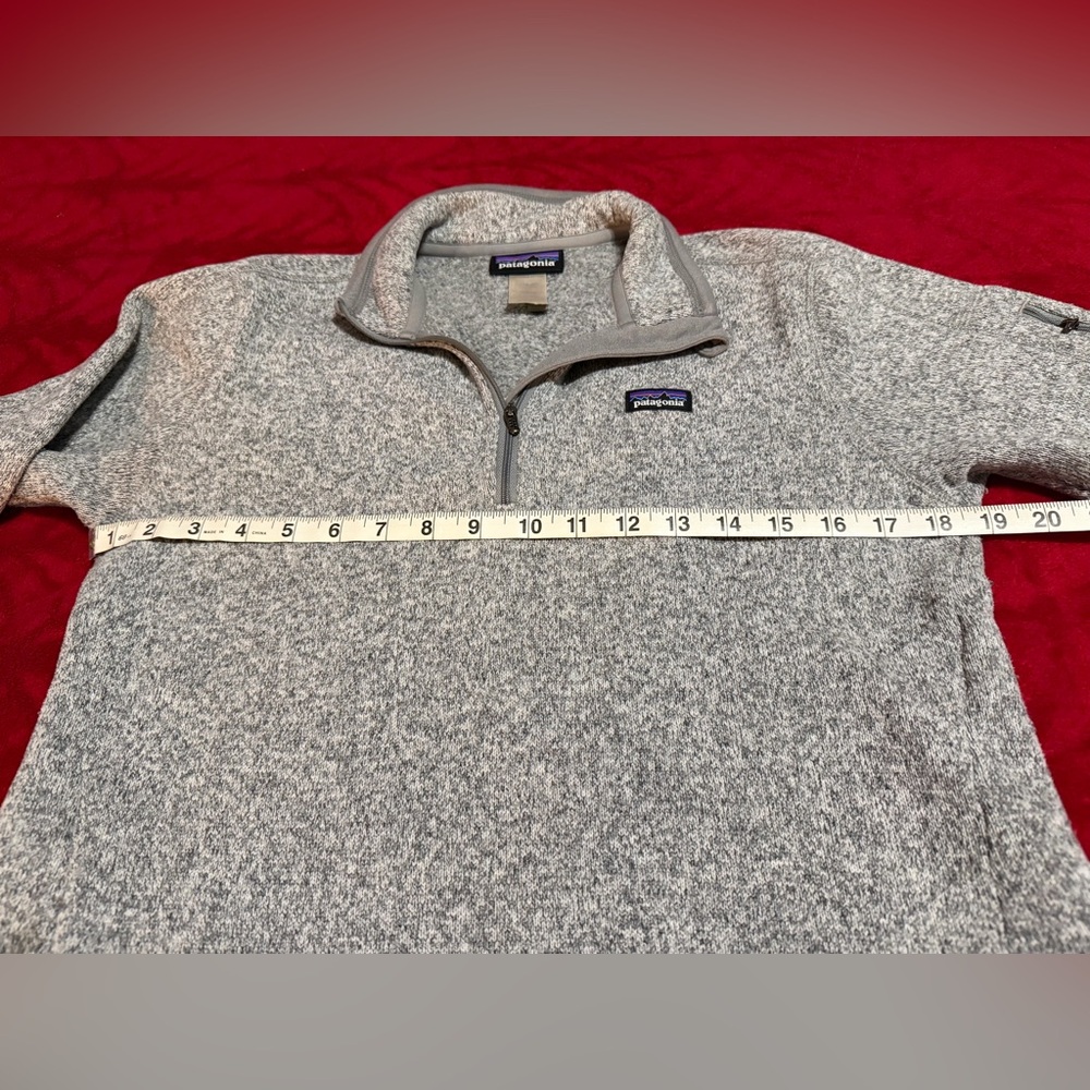 Medium Women’s Patagonia Half Zip Perfect Condition Gray Measurements in Pics 🔥 - Picture 3 of 10